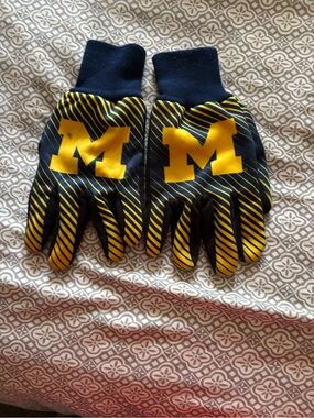 Navy & Yellow 'M' Logo Gloves